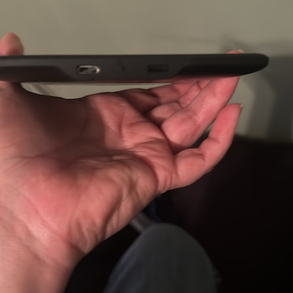 Amazon KINDLE Paperwhite e-Reader - Picture 4 of 4